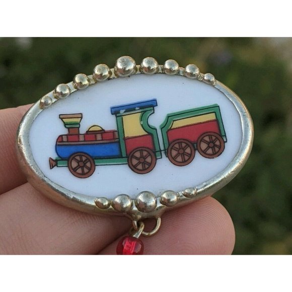 Carrigan '06 Train Broken China Pin + Pendant - Picture 2 of 7